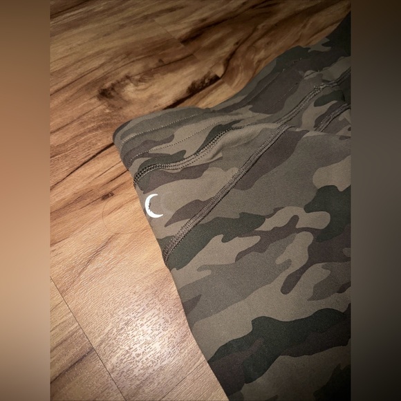 Zyia Active Green Camo Unwind Joggers Women’s Size Small Drawstring - Picture 7 of 8